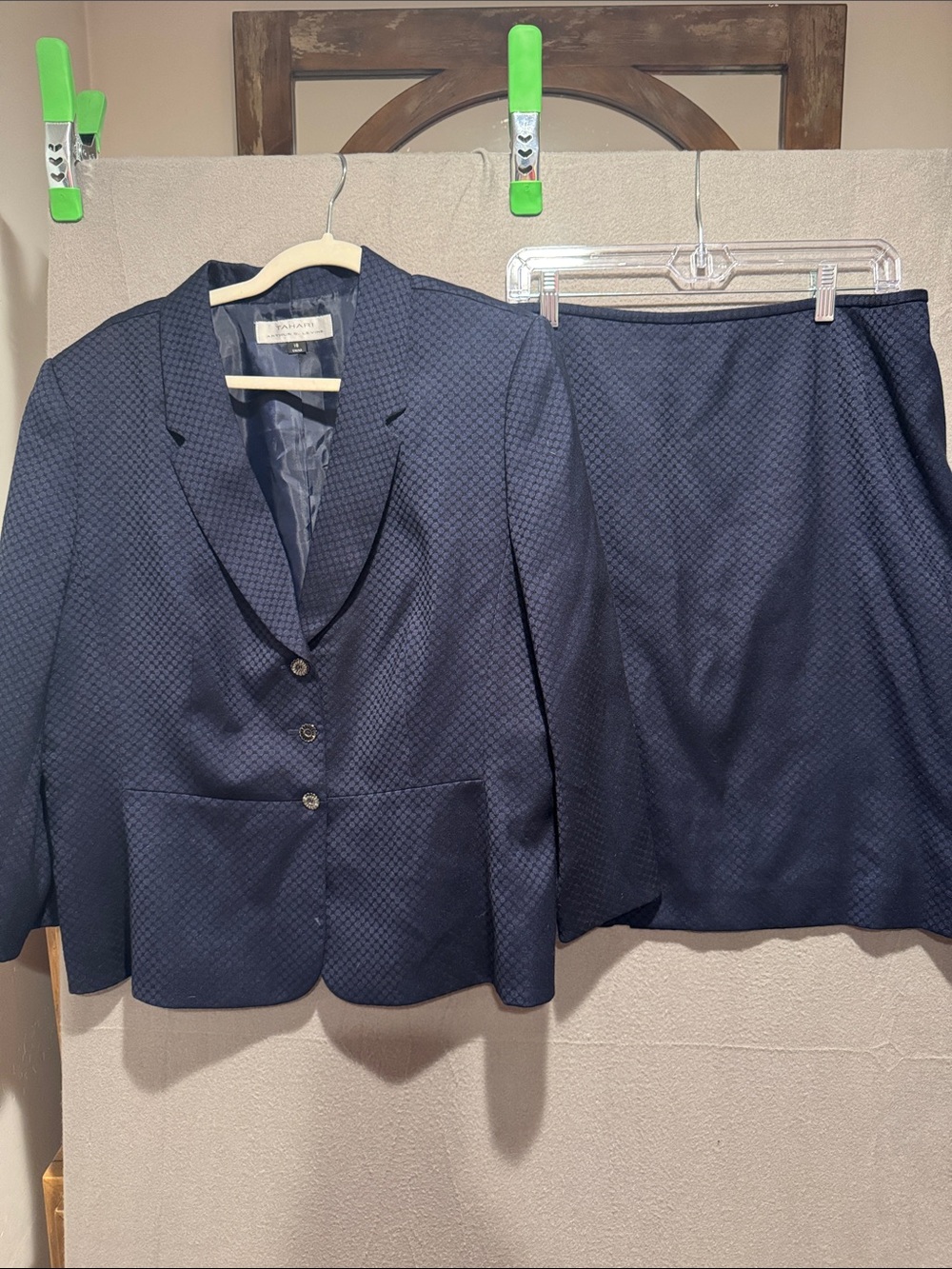 Tahari Arthur S. Levine skirt suit Sz 18